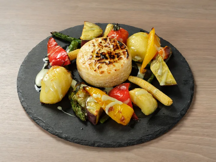 カマンベールチーズと8種野菜のロースト